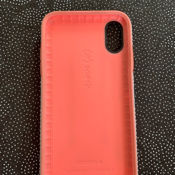 2 iPhone XR cases - Picture 12 of 13